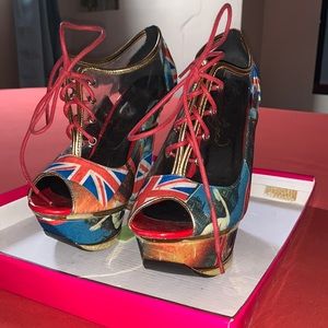 Vintage Poston style, Olympic print wedges